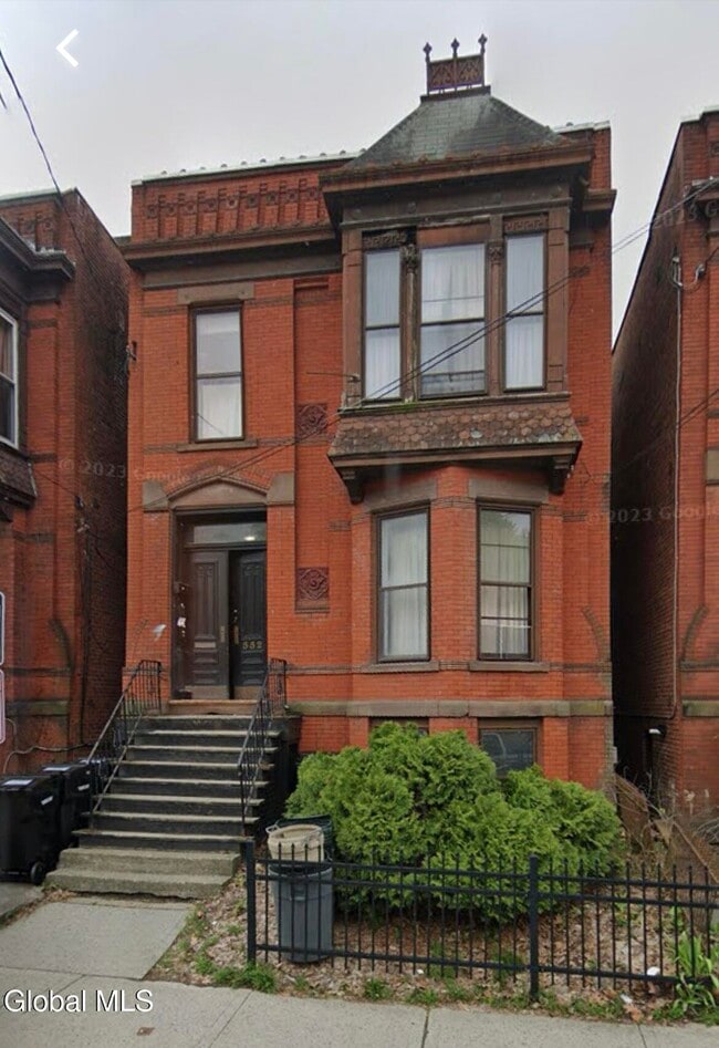 Primary Photo - 552 Congress St