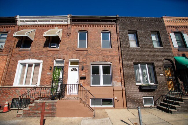 Building Photo - Renovated South Philadelphia Rowhome