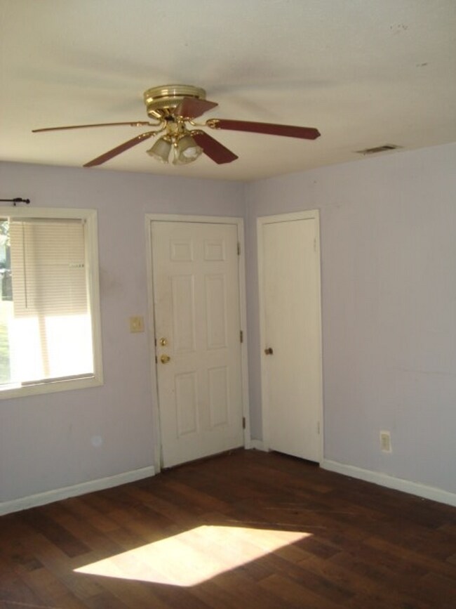 Building Photo - 1348 Baker St