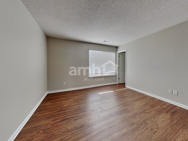 Building Photo - 3125 Teton Dr