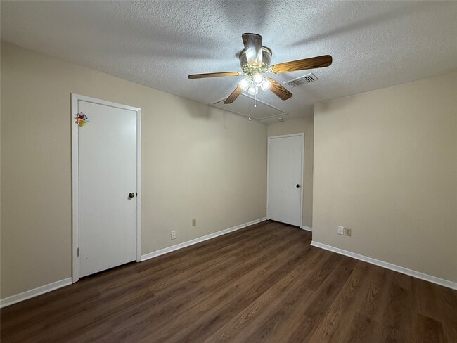 Building Photo - 15307 Pebble Lake Dr