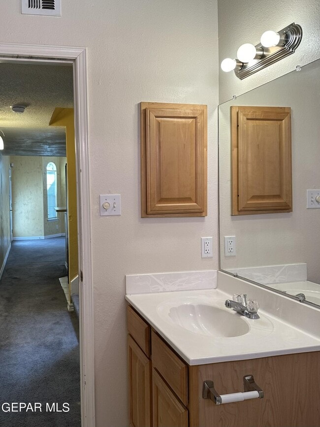 Building Photo - 12374 Paseo Lindo Dr