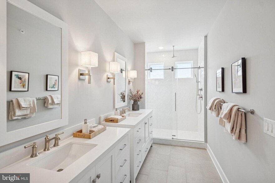 Building Photo - 14954 Deco Cir