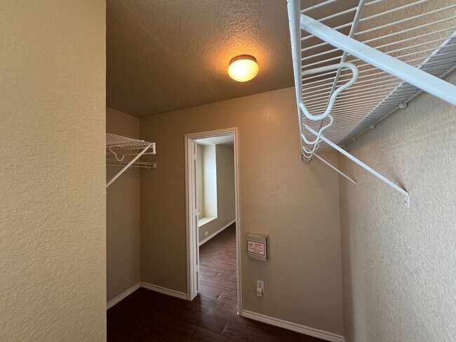 Building Photo - Move-In Ready 3BR Home with Open Living & Large Backyard Leon Valley | 410 & Bandera Rd