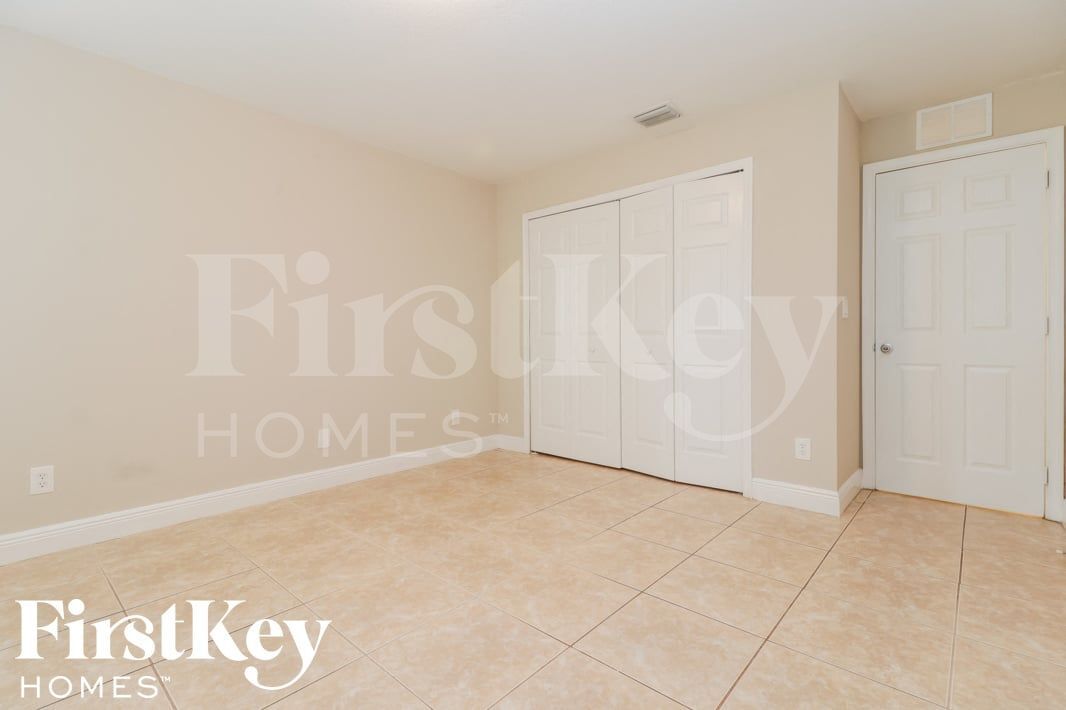 Building Photo - 4213 12th St SW