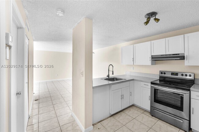 Building Photo - 210 SW 11th St