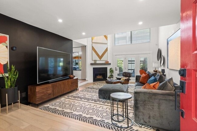 Building Photo - 3 Gilbert Trail NE