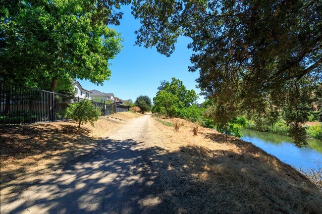 Building Photo - Lovely 1 Story Home in Riverpointe Communi...