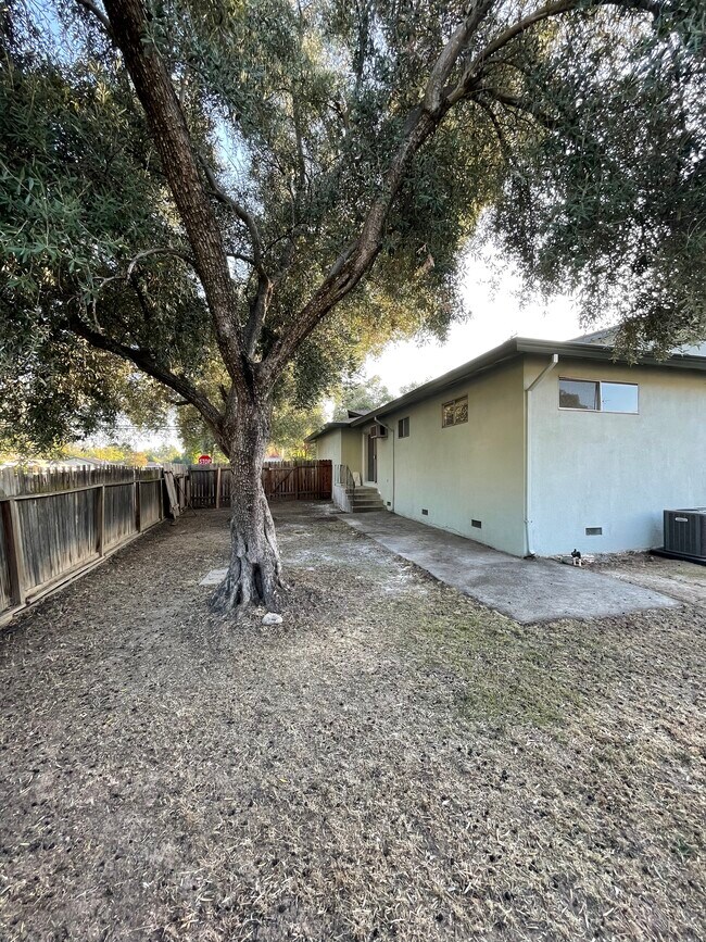 Building Photo - 7179 Palm Ave