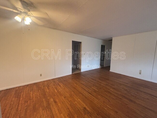 Building Photo - 202 Lody Ln