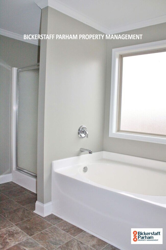 Building Photo - Welcome to Ft. Mitchell!! The Perfect Fami...