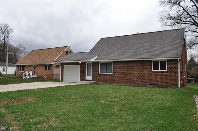 Building Photo - 539 Royer Ave NW