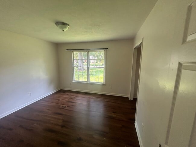 Building Photo - 1728 Lynwood Ln
