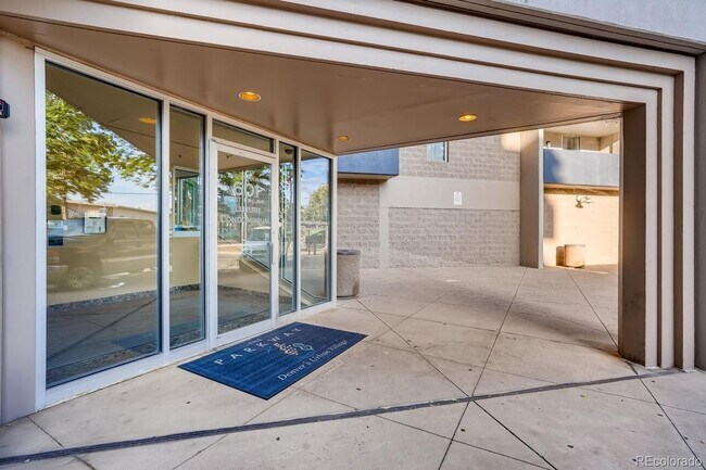 Building Photo - Amazing Condo with Beautiful Mountain and City Views!