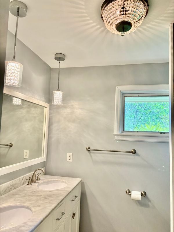 Building Photo - 2534 Avalon Cir