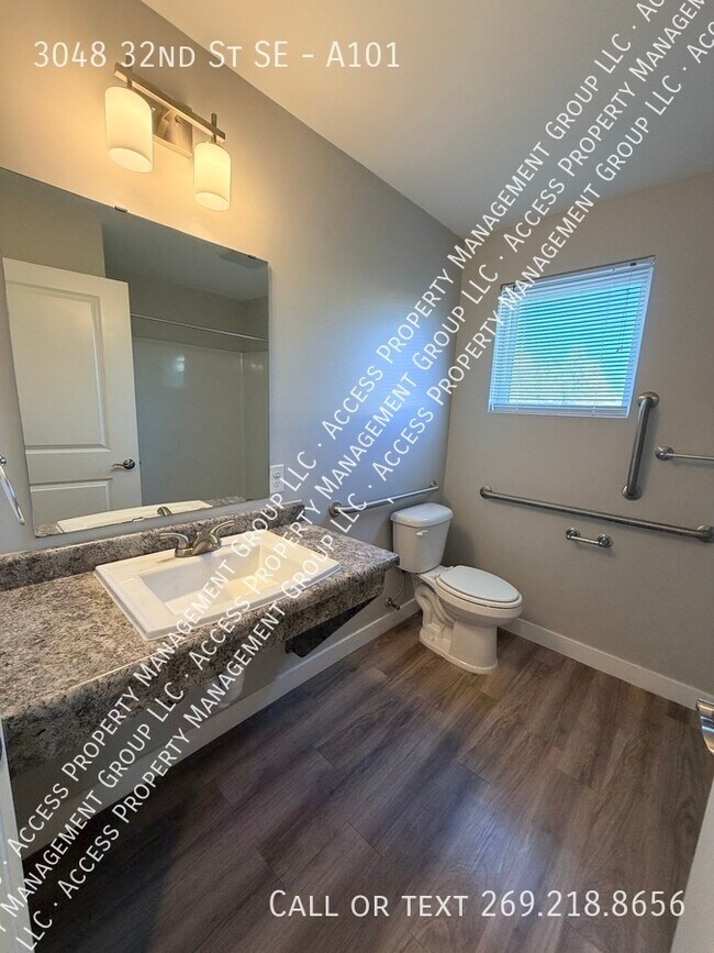 Building Photo - 3048 32nd St SE