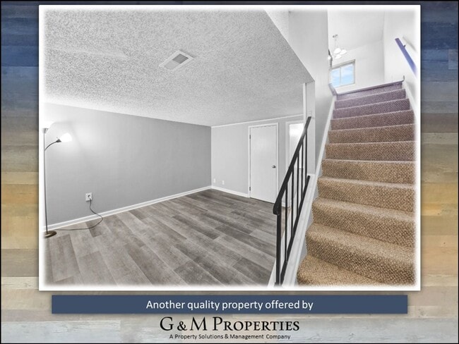 Building Photo - Rarely Available 1-Bedroom Townhouse in Henrietta: Updated & Amenity-Filled!