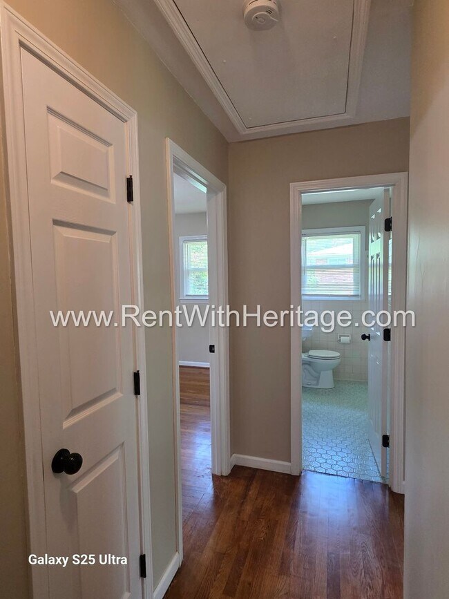 Building Photo - WOW!!! GORGEOUS RANCH WITH MANY UPGRADES / GREAT LOCATION/ PRIVATE YARD