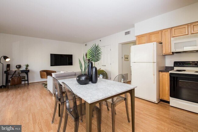 Building Photo - 1030 N 2nd St