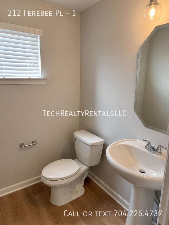 Building Photo - 212 Ferebee Pl