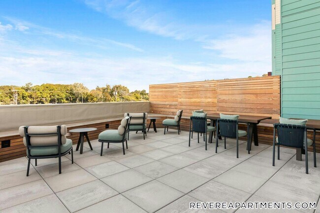 Building Photo - 328 Bank St