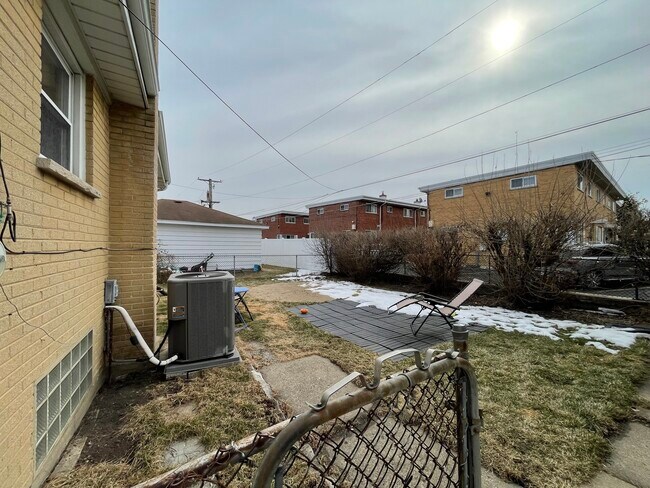 Building Photo - 7843 W Gunnison St