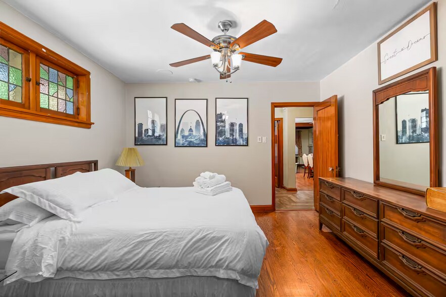 Building Photo - 5638 Botanical Ave