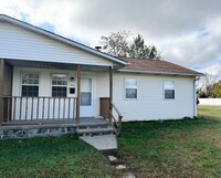 Building Photo - Cobb Duplex