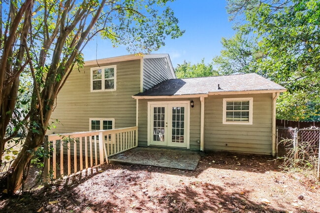 Building Photo - 548 Sherwood Greens