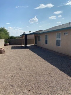 Building Photo - FOR RENT