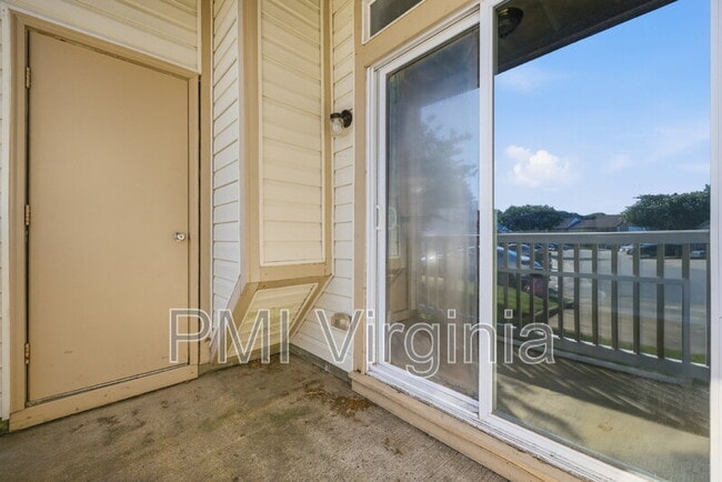 Building Photo - 724 Harbor Springs Trail
