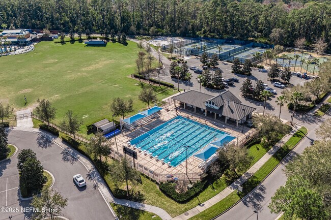 Building Photo - 150 Whisper Rock Dr