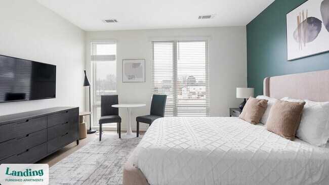 Building Photo - 815 Madison St