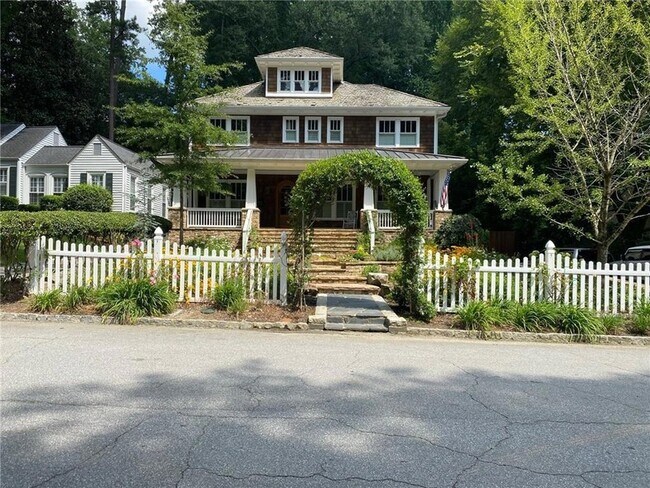 Building Photo - 1891 Ardmore Rd NW