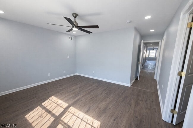 Building Photo - 95 19th Ave