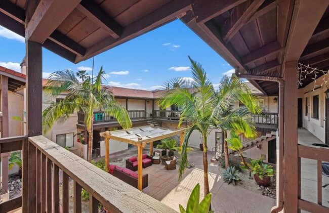 Building Photo - Discover the charm of this top-floor apart...