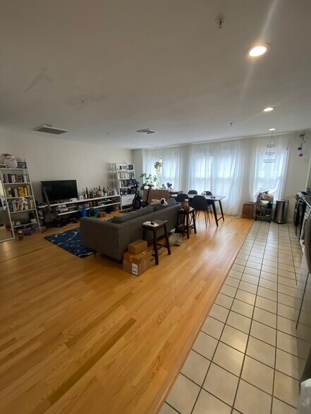 Primary Photo - 1 Davenport St