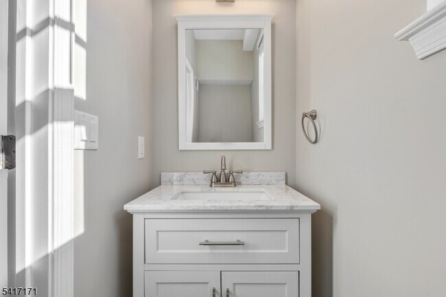 Building Photo - 150 N Auten Ave