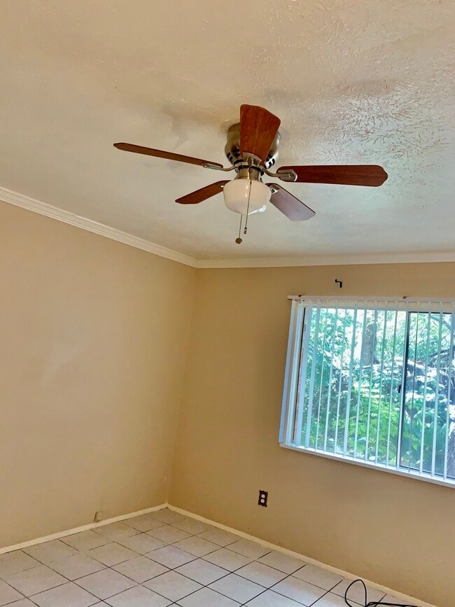 Building Photo - 16118 Lazy Ridge Rd