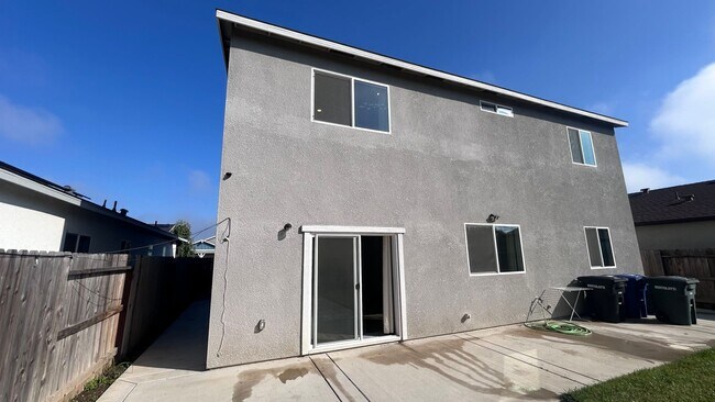 Building Photo - 577 Bedfordshire Dr