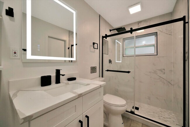 Building Photo - 7724 Simon Ridge Ct