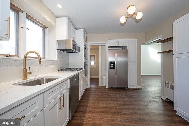 Building Photo - 1457 Manoa Rd