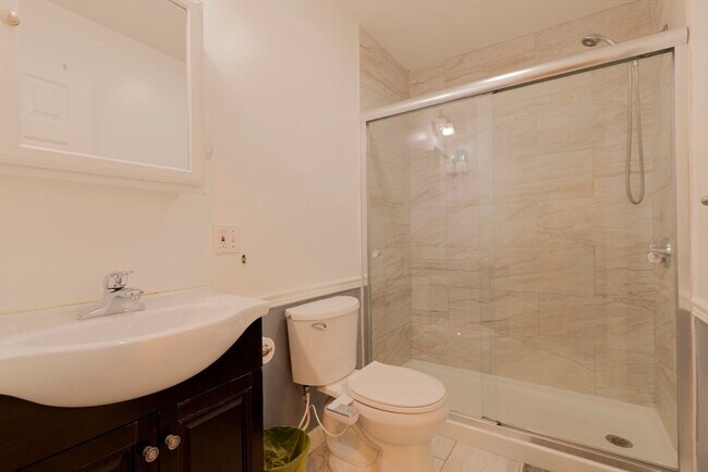 Building Photo - 157 Perkins St