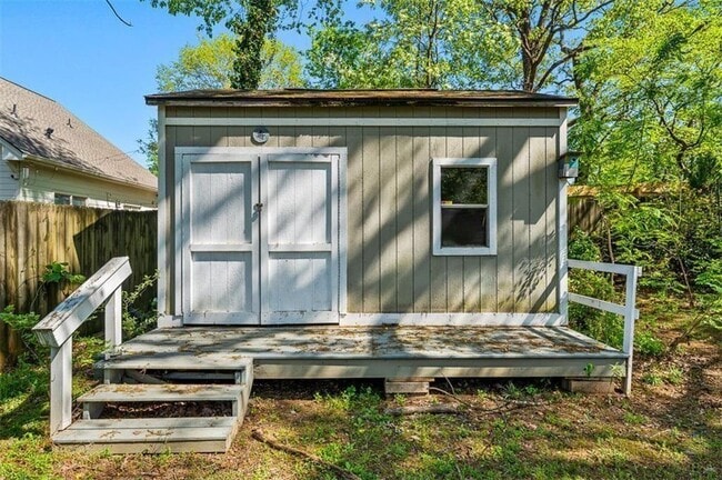 Building Photo - 2220 Newnan St