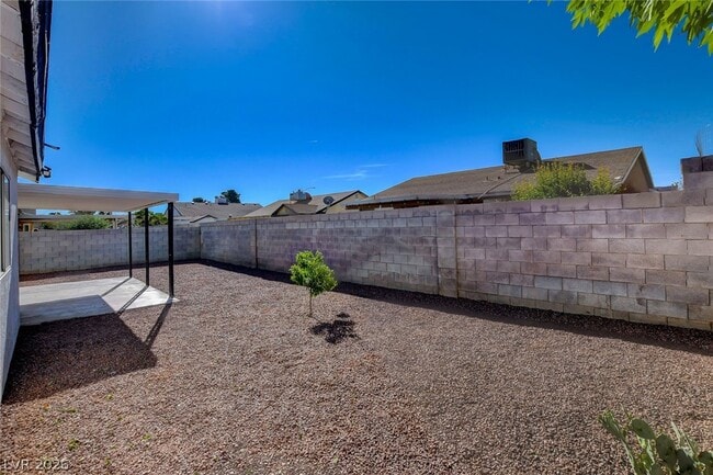 Building Photo - 6009 W Carpenteria Way