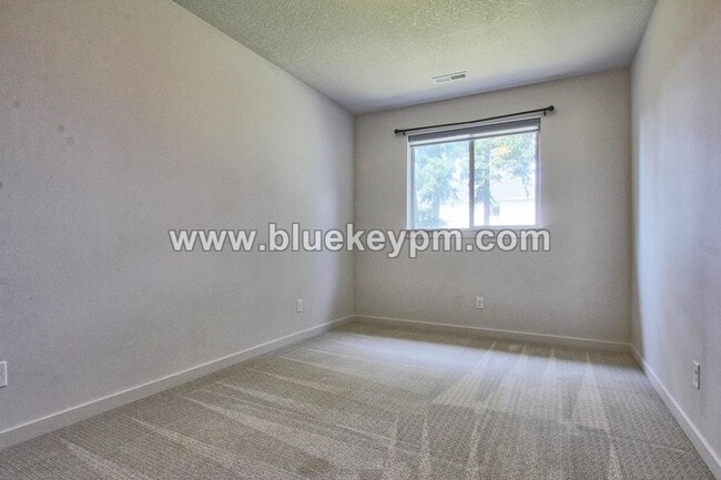 Building Photo - 5 Bed, 3 Bath Home with Tesla Charger in Orchards Near Hockinson Meadows Park