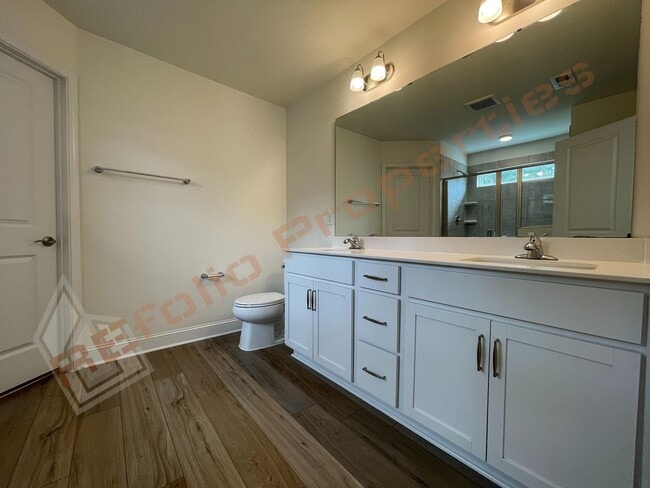 Building Photo - Great news! Get 50% off your first month’s rent when you sign by 12/31/2025! Plus Application fee...