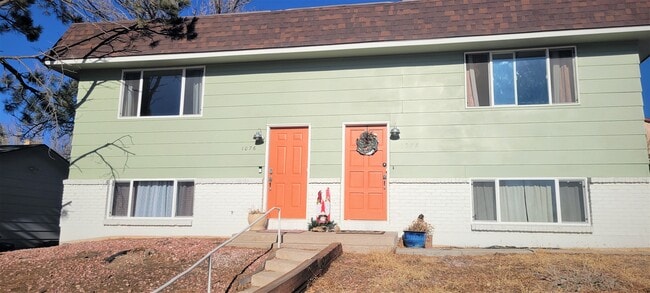 Primary Photo - 1076 Magnolia St
