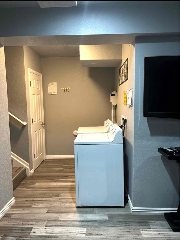 Building Photo - 4108 Liverpool St