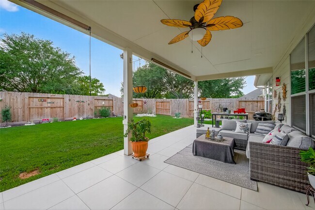 Building Photo - 19343 Dickson Park Dr